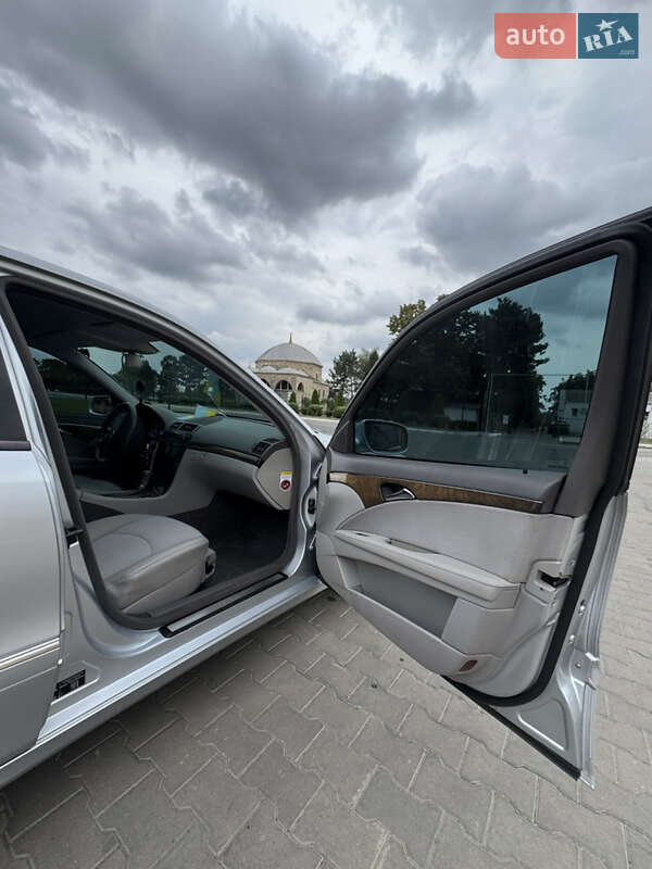 Седан Mercedes-Benz E-Class 2006 в Измаиле