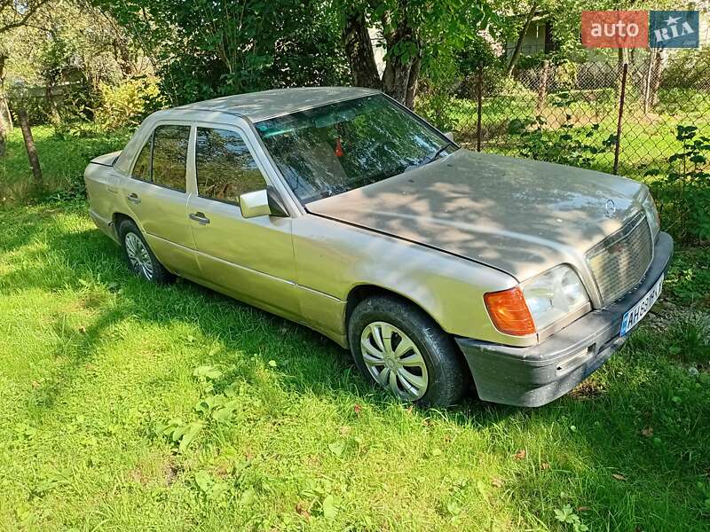 Mercedes-Benz E-Class 1991
