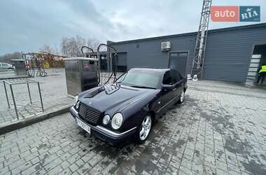 Седан Mercedes-Benz E-Class 1998 в 