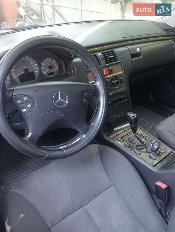 Седан Mercedes-Benz E-Class 2001 в Измаиле фото 3 Седан Mercedes-Benz E-Class 2001 в Измаиле