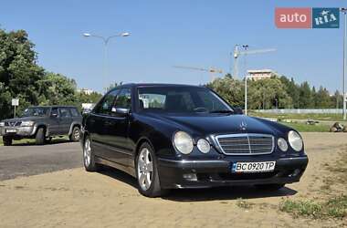 Седан Mercedes-Benz E-Class 2001 в Львове