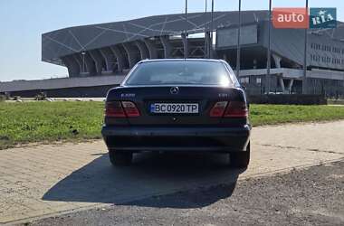 Седан Mercedes-Benz E-Class 2001 в 