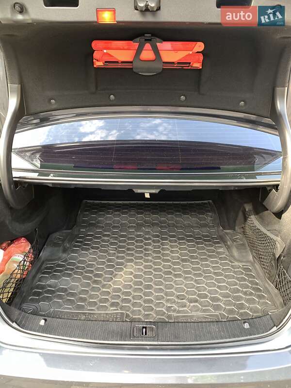 Седан Mercedes-Benz E-Class 2012 в Чернігові