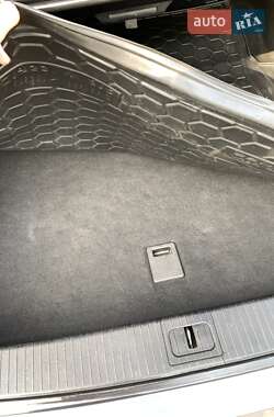 Седан Mercedes-Benz E-Class 2012 в 