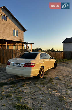 Седан Mercedes-Benz E-Class 2010 в 
