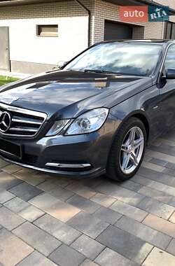 Седан Mercedes-Benz E-Class 2012 в Чернигове