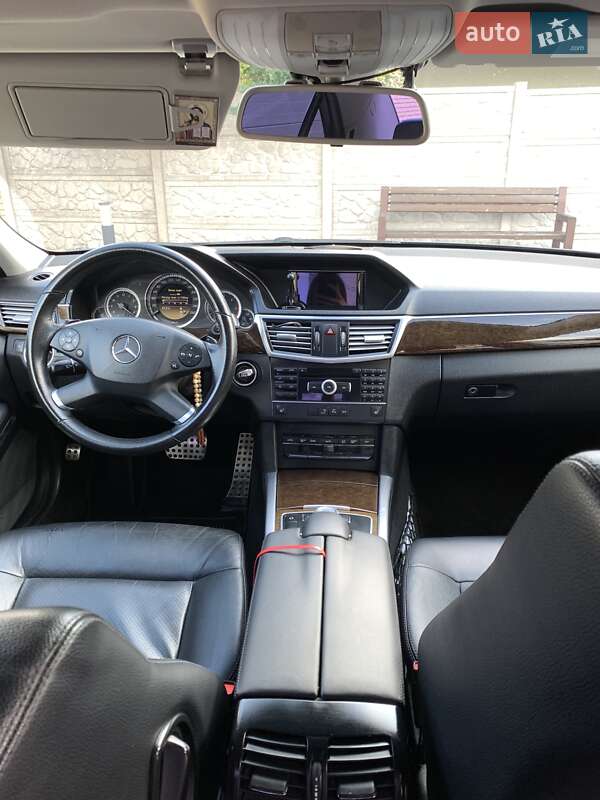 Седан Mercedes-Benz E-Class 2012 в Чернігові