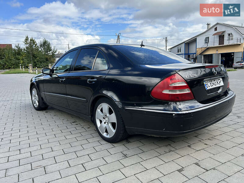 Седан Mercedes-Benz E-Class 2003 в Долине