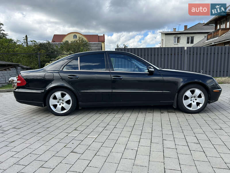Седан Mercedes-Benz E-Class 2003 в Долине