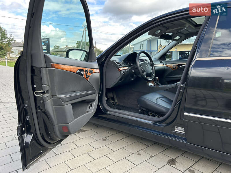 Седан Mercedes-Benz E-Class 2003 в Долине