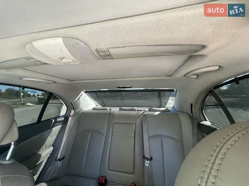 Седан Mercedes-Benz E-Class 2003 в Дніпрі