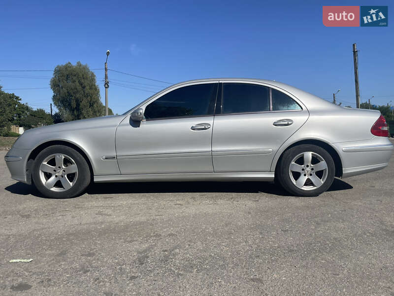Седан Mercedes-Benz E-Class 2003 в Дніпрі
