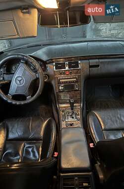 Седан Mercedes-Benz E-Class 1999 в  фото 2 Седан Mercedes-Benz E-Class 1999 в