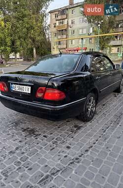 Седан Mercedes-Benz E-Class 1999 в  фото 6 Седан Mercedes-Benz E-Class 1999 в