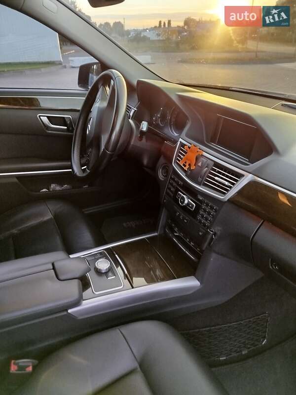 Седан Mercedes-Benz E-Class 2012 в Горишних Плавнях