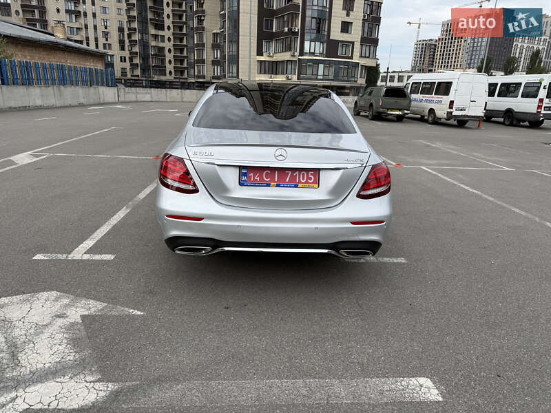 Седан Mercedes-Benz E-Class 2018 в Києві