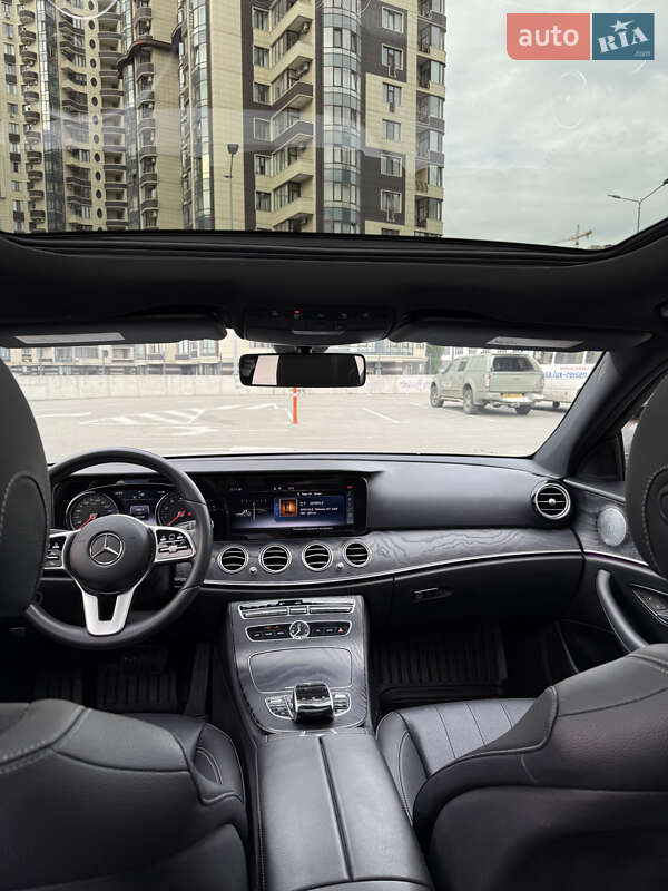 Седан Mercedes-Benz E-Class 2018 в Києві