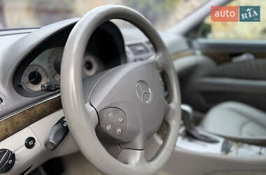 Седан Mercedes-Benz E-Class 2004 в 