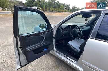 Седан Mercedes-Benz E-Class 2001 в 