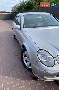Седан Mercedes-Benz E-Class 2002 в 