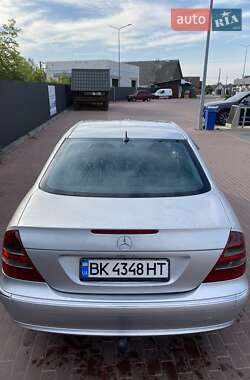 Седан Mercedes-Benz E-Class 2002 в 