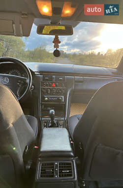 Седан Mercedes-Benz E-Class 1998 в 
