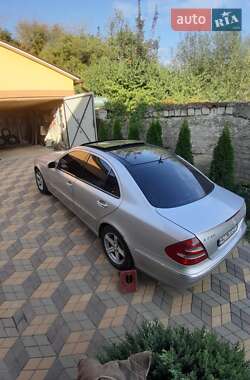 Седан Mercedes-Benz E-Class 2003 в Сваляве
