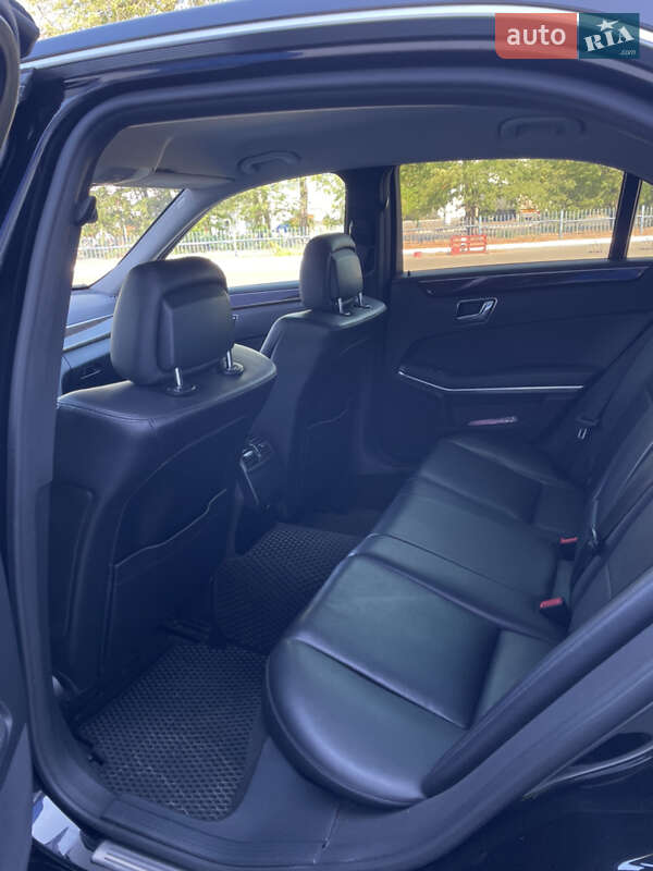 Седан Mercedes-Benz E-Class 2011 в Одессе