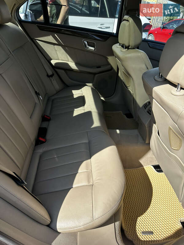 Седан Mercedes-Benz E-Class 2009 в Виннице