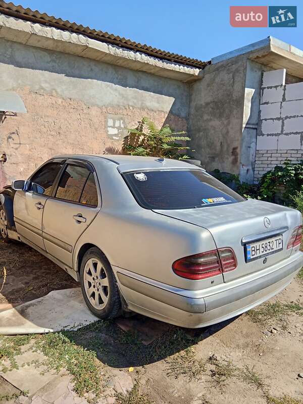 Mercedes-Benz E-Class 1999
