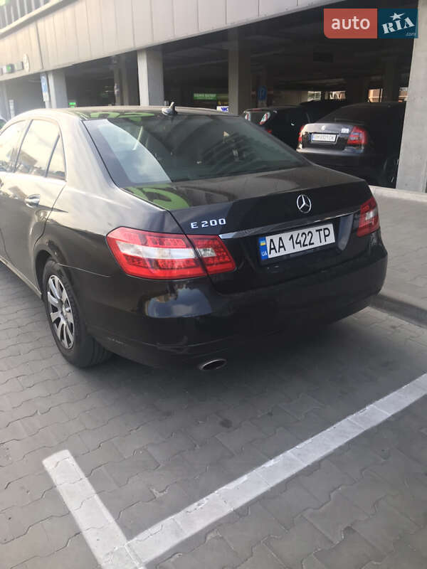 Седан Mercedes-Benz E-Class 2012 в Києві