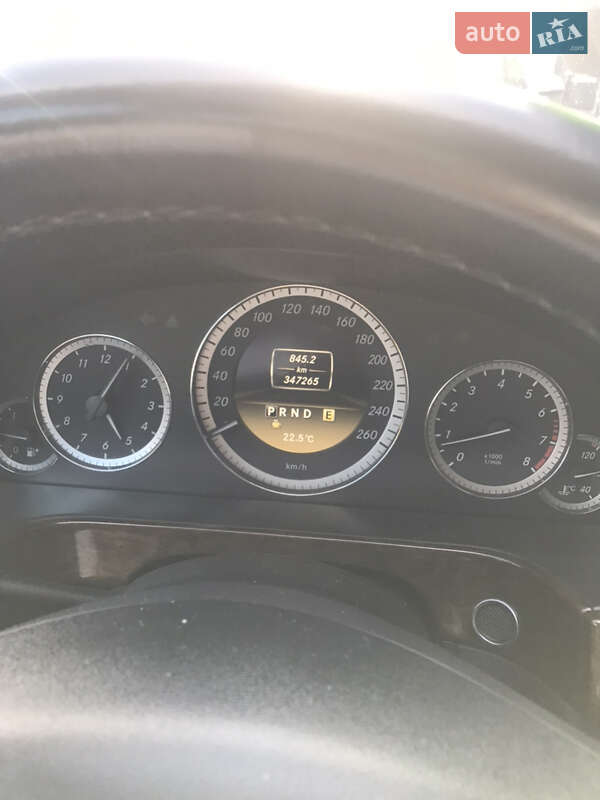 Седан Mercedes-Benz E-Class 2012 в Києві