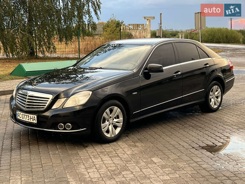 Седан Mercedes-Benz E-Class 2009 в 