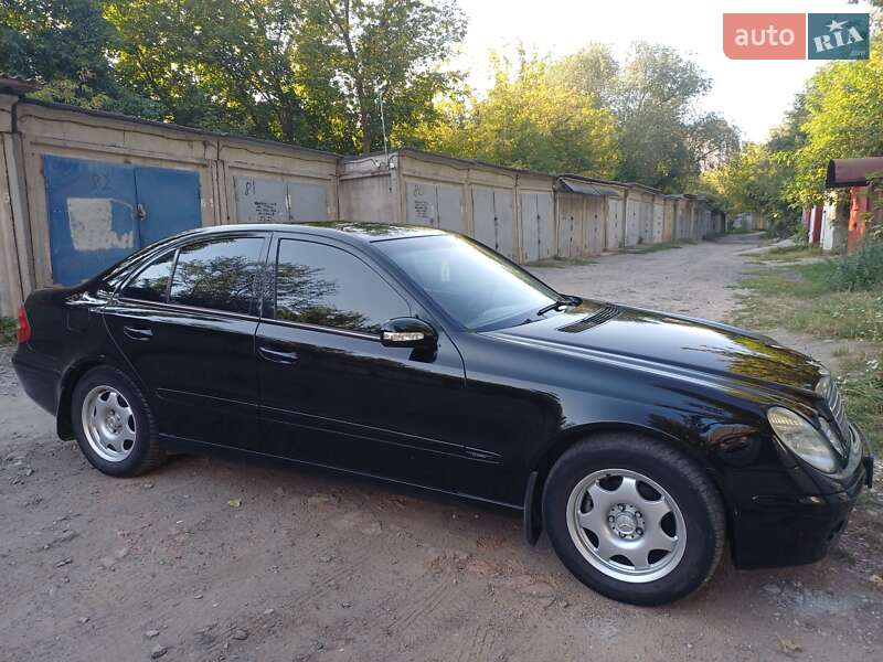 Mercedes-Benz E-Class 2004