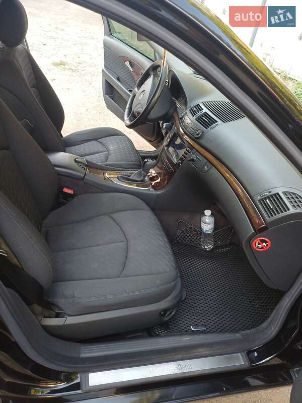 Седан Mercedes-Benz E-Class 2004 в Виннице