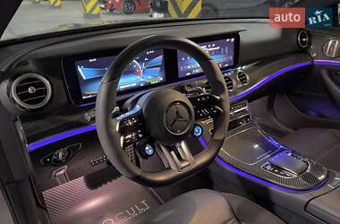 Седан Mercedes-Benz E-Class 2022 в 