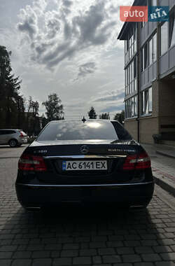 Седан Mercedes-Benz E-Class 2012 в 