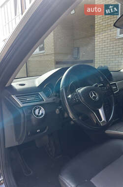Седан Mercedes-Benz E-Class 2012 в 