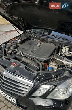 Седан Mercedes-Benz E-Class 2012 в 