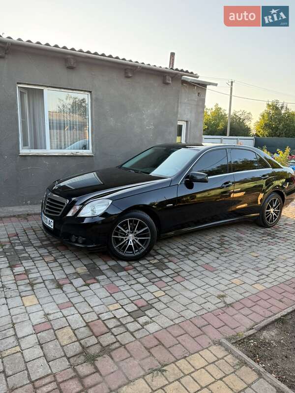 Mercedes-Benz E-Class 2010