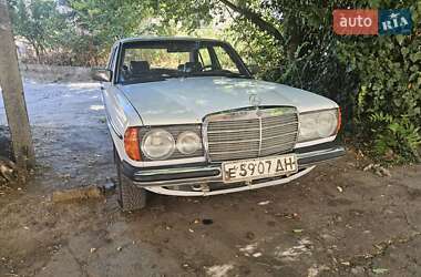 Седан Mercedes-Benz E-Class 1980 в Одесі