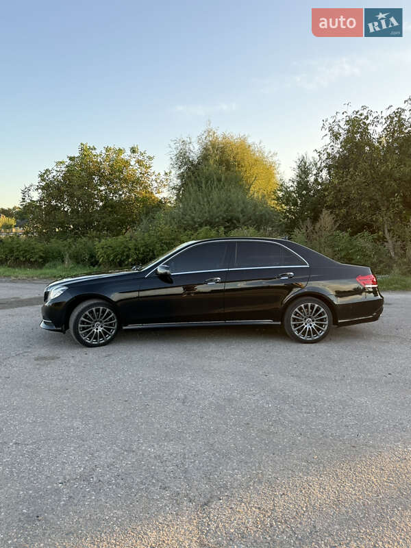 Седан Mercedes-Benz E-Class 2015 в Львове