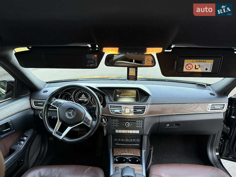 Седан Mercedes-Benz E-Class 2015 в Львове