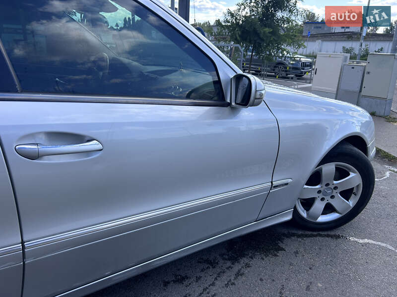 Седан Mercedes-Benz E-Class 2003 в Киеве