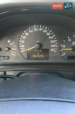 Седан Mercedes-Benz E-Class 2000 в 