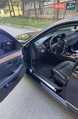 Седан Mercedes-Benz E-Class 2011 в Харькове