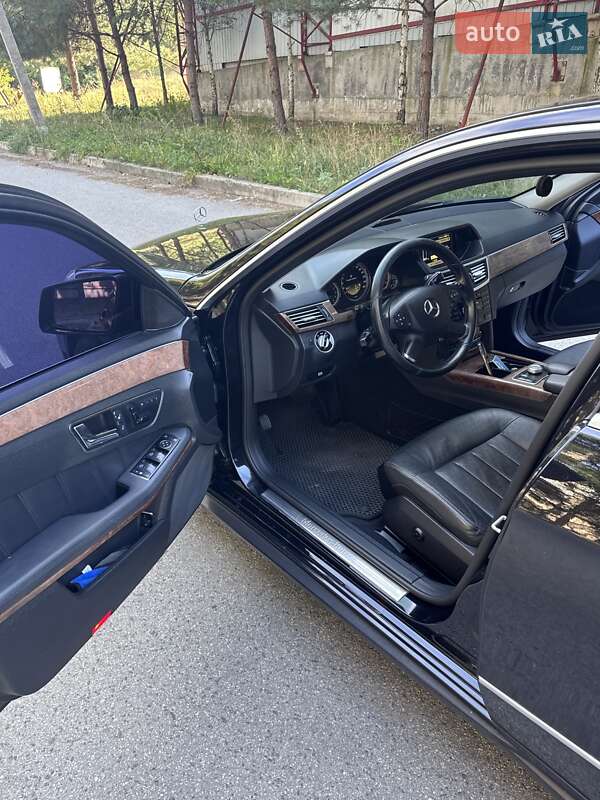 Mercedes-Benz E-Class 2011