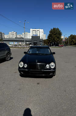 Седан Mercedes-Benz E-Class 2000 в 