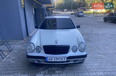 Седан Mercedes-Benz E-Class 2000 в 