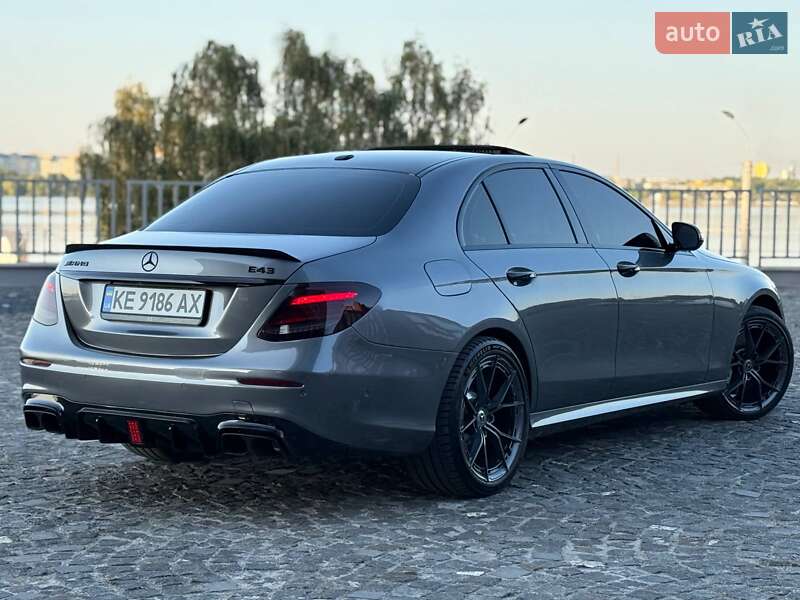 Седан Mercedes-Benz E-Class 2016 в Дніпрі